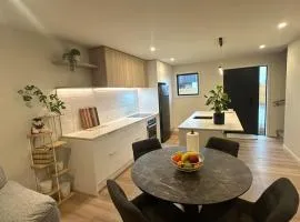 Charming 3 Bedroom Home in Upper Hutt, Perfect for Families and Groups