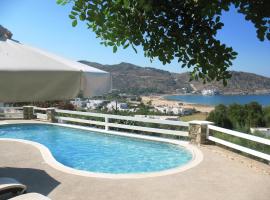 Manthos Place, Ferienwohnung mit Hotelservice in Mylopotas