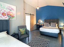 The Chameleon Stay @107 โรงแรมในเซนทูเรียน