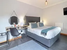 The Chameleon Stay @107