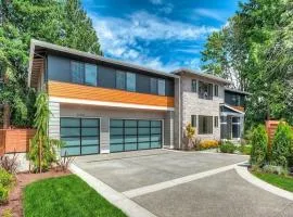 Bellevue DT Contemporary Fortress Walk to QFC