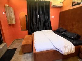 Bira Hotels, hotel con estacionamiento en Mama