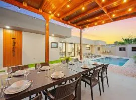 Aruba Escape Spacious 5BR Villa for 12 by Bocobay