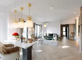 Luma Central Viewpoint with Private Underground Parking