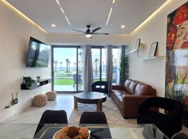 Encantame Soleil 1st floor lock off 1BR sleeps4, hotel v destinaci Playa Encanto