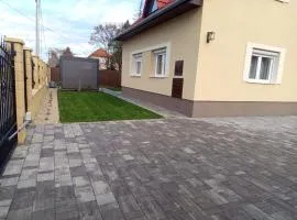 President Apartmanház