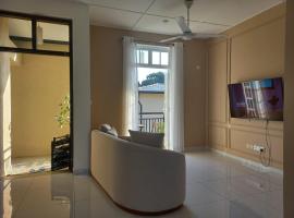 COZY Two BEDROOM APARTMENT- YAKKALA, hotel i Gampaha