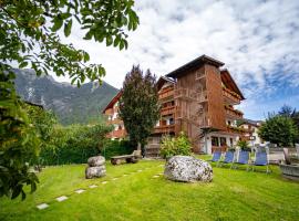 Hotel Orso Grigio، فندق في كاريسولو