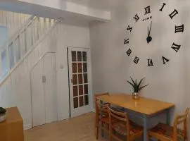 Open Mind Property - 7 Beds & Free Parking