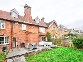 Stylish 3-Bed Home Close to Stansted Airport, hotel i Stansted Mountfitchet