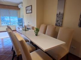 Cantinho da Paz - Apartamento completo t3, hotel en Santarém