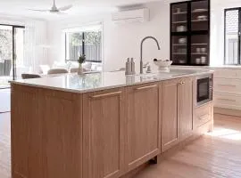 Luxury 3-Bed Family Retreat Office Kayaks & Yard