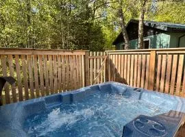 Bracken Lodge 7 with Hot Tub