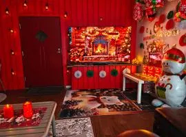 Relax & Recharge - a Unique Suite with a Touch of Luxury - Hot Tub and Sauna Inspired Decor #NOT A REAL SAUNA# Easy City Access - direct train 15 min to city