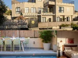 Sun Circle - Luxury Villa with Pool & View