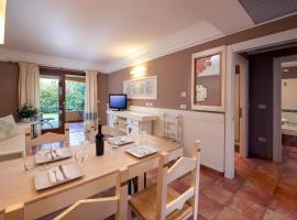 Idyllic Lantana resort 2 Bedroom Apartment Sleep 7, hotel em Pula