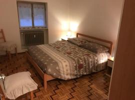 Happy family in centro Limone, hotel sa Limone Piemonte