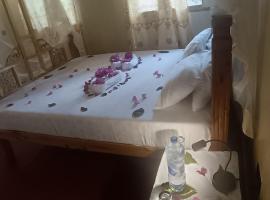 Kua Garden Bungalow, Hotel in Utende