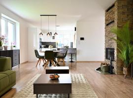 Pool & Relax Mukařov, hotel in Srbín