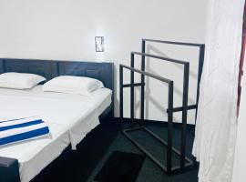 탕갈레에 위치한 호텔 Mamba Villa & Restaurant