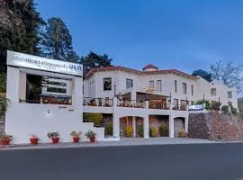 8fold-Pinecrest By LaRiSa, Bhimtal