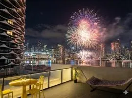 Luxury Marina Tower Stay Waterfront & City Views