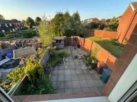 Stafford Cosy Retreat - 2 Bedroom House