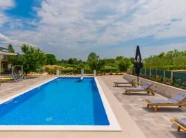 Beautiful Villa Miki with pool in Makarska