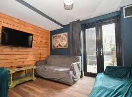 Spacious 7 Bedroom Budget Apartment in Headingley