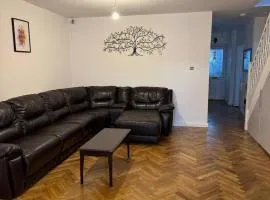 Cozy Room in Shared Home in Ashford