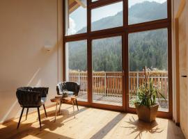 New Opening Penthouse Zirm, hotel in Selva dei Molini