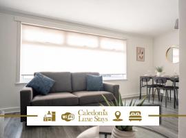 3 BDR House At Caledonia Luxe Stays Short Lets & Serviced Accommodation Glasgow – hotel w mieście Cumbernauld