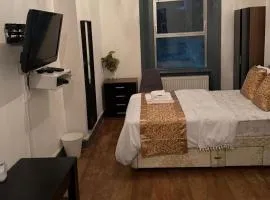 Cozy London House Retreat