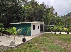 Savegre River Cabina Mediterranean Food, hotel em Savegre