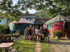 Nômades Vibe da Ilha - Adventure Hostels, ξενοδοχείο στη Φλοριανόπολη