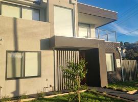 Brand new townhouse in Braybrook, hotel din Braybrook