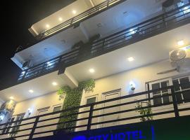 Royal Crown City Hotel, hotel in Talawatugoda