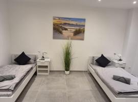 Gästehaus Hagen 6 Betten, Parkplatz, Küche, WLAN Easybooking24, hotel i Hagen