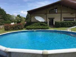 Les Chambres d'Any et Jean-Louis, hotel em Mios