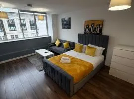 Stunning City View Studio Apartment by StaySavvy Accommodation
