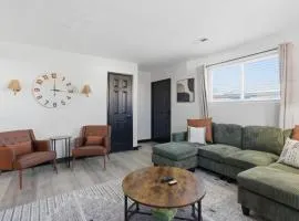 Minutes from the Beach! Navy Base and fishing pier!