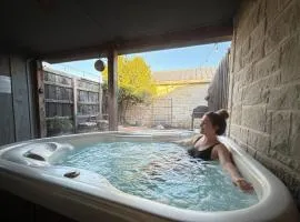 NEW Hot Tub, Pool, Patio, Pickleball & Cornhole