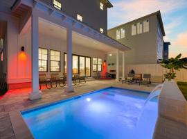 Big Gus - Huge Home Near the Beach with Gulf Views & Secluded Pool Area, Hotel in Rosemary Beach