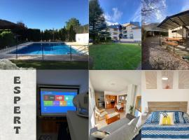 Apartamento Espert l CINE l garaje l BBQ I Tenis, hotel a Biescas