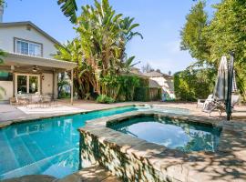 New Listing Burbank Retreat by Colby & Conrad, hotel a Burbank