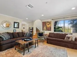 Burbank 4BR with Pool and Hot Tub by Colby and Conrad