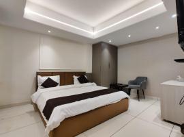 Hotel M K, hotel em Pathankot