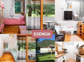 Esencia Pirineos l BQQ l Pisicina l Tenis, hotel a Biescas
