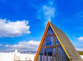 Wadi Bani Khalid-Al Joud Green hostel A-Frame Cabin, hotel di Zilaft