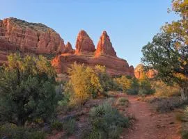 West Sedona King Casita - Hummingbird Suite